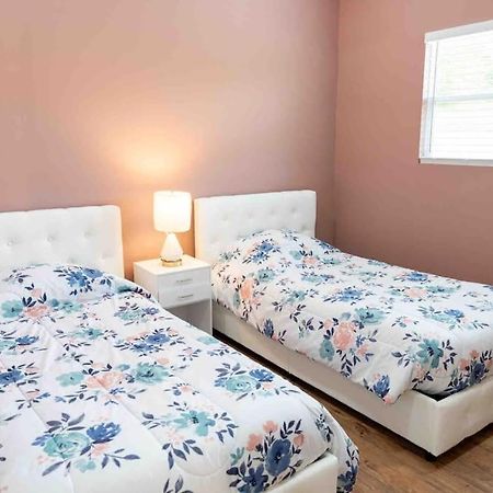 Tampa Bay Oasis Apartment Tarpon Springs Exterior photo