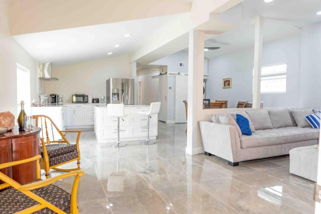 Tampa Bay Oasis Apartment Tarpon Springs Exterior photo
