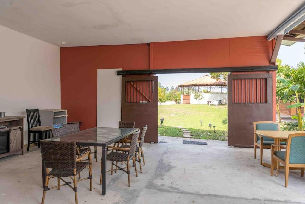 Tampa Bay Oasis Apartment Tarpon Springs Exterior photo