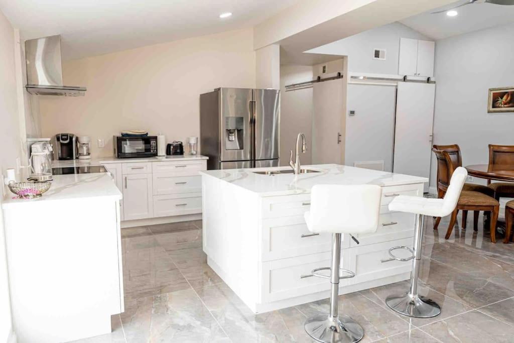 Tampa Bay Oasis Apartment Tarpon Springs Exterior photo
